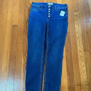 NWT. Free People jeans. 28